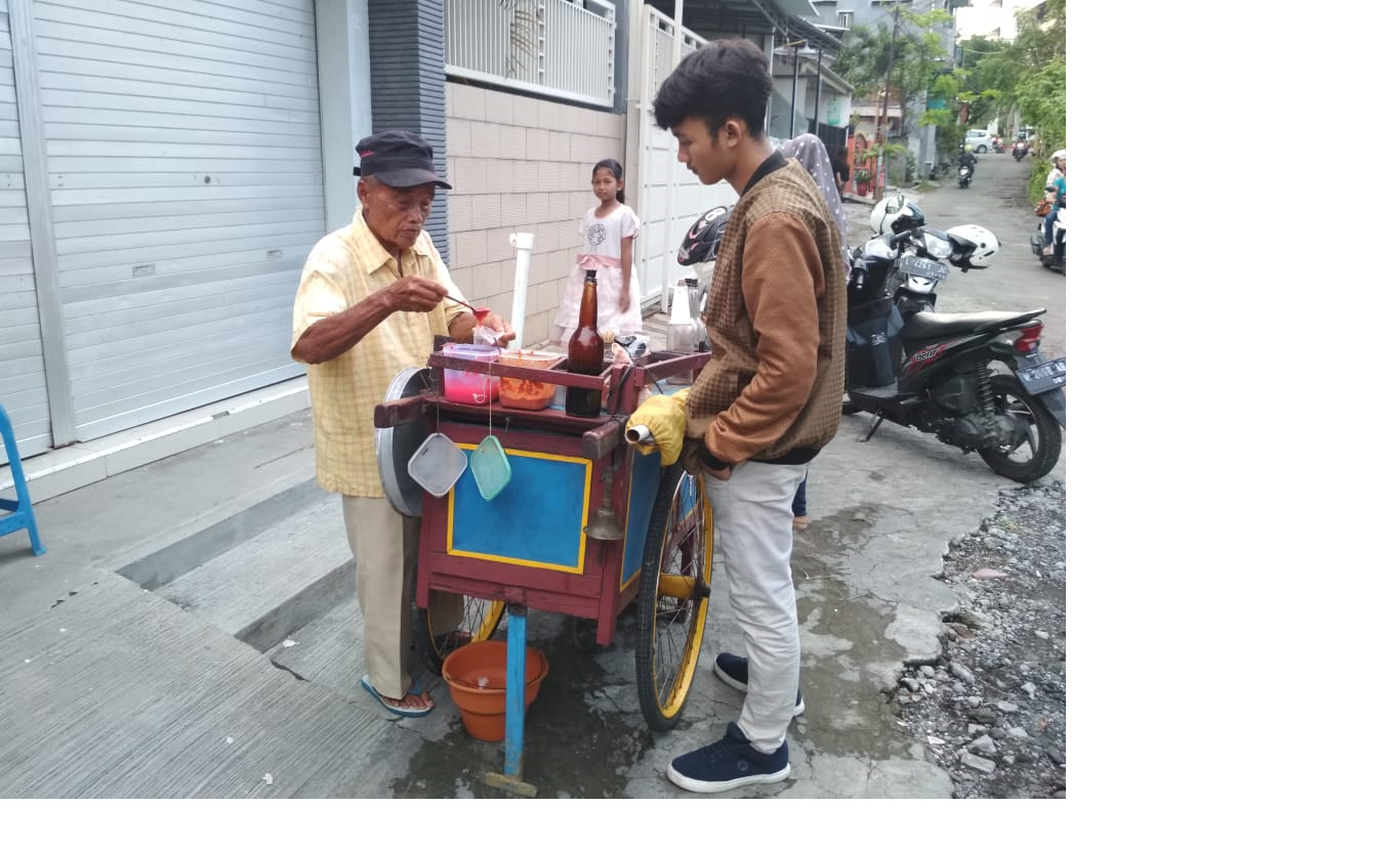 Dukung Pengembangan Usaha Pentol Sehat dan Higienis Bapak Tukimo dengan Zakat Produktif